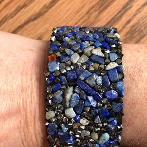 BRACELET Crystal/resin w/ magnetic clasp Very Cute